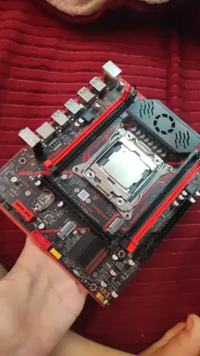 Vendo kit placa mãe processador 2 pentes 8gb total 16 gb ddr4 tá tudo novo nunca foi 