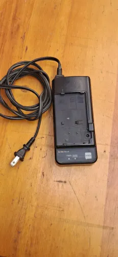 Carregador para filmadora.