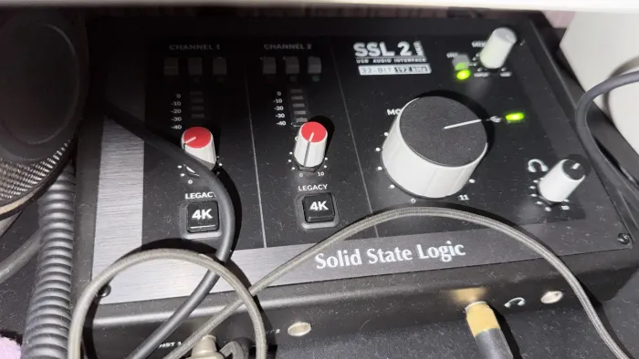 Interface de áudio SSL MKII + Fone Audiotechnica