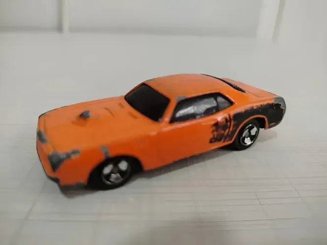 Miniatura Plymouth Hemi Cuda Maisto 1/64 Laranja
