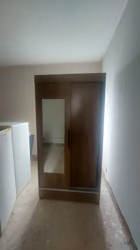 Guarda roupa de solteiro perfeito estado