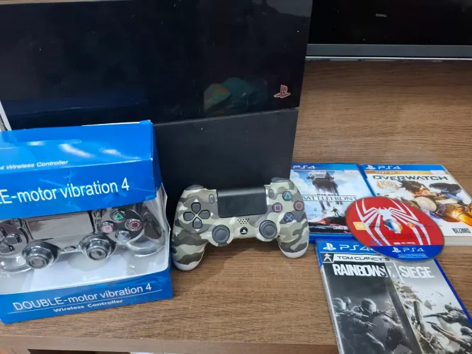 PS4 Fat 500gb V13.52 com 2 controles e 4 jogos - Faço envio OLX