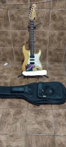 Guitarra Memphis MG32 HSH (NÃO TROCO)