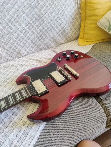 Guitarra epiphone sg Cherry standard g400 com case gator