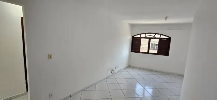 Apartamento amplo de 02 quartos