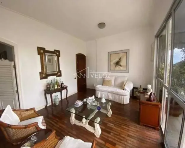 Apartamento - / Residencial / Laranjeiras