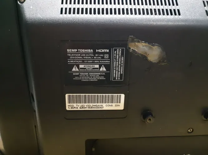TV Toshiba 24 led não esmat