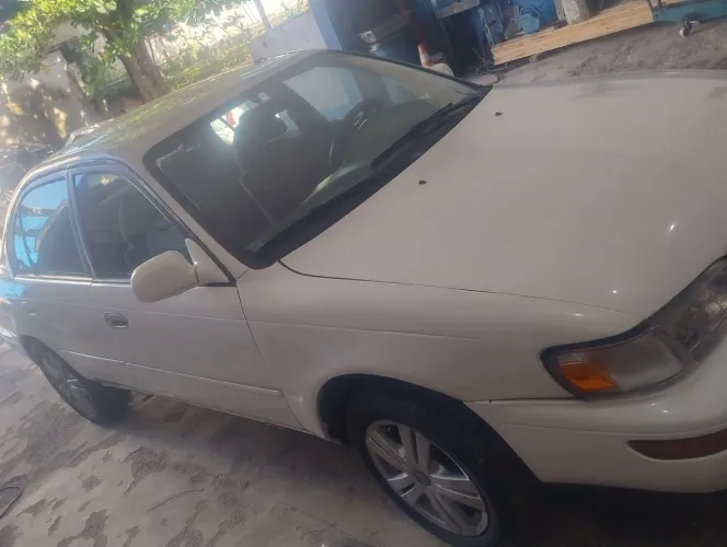 Toyota Corolla LE 1.8 1995