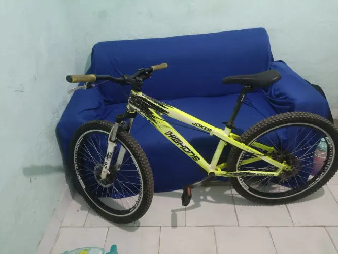 Vendo bicicleta aro 26 nova