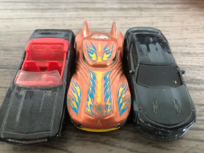 conjunto de 3 carrinhos Hotwheels