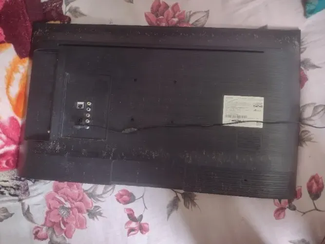 Vende-se TV Smart Samsung 32P (TELA TRINCADA)