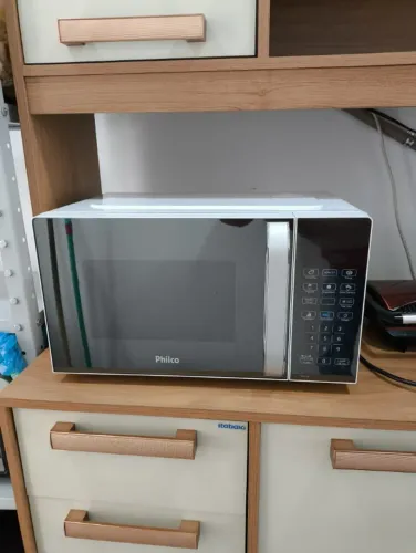Micro-ondas Philco PMO23E Limpa Fácil 20L Potência de 1100W Cor Branco