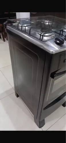 Fogão em perfeitas condições a venda.