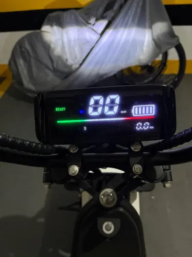 SCOOTER ELÉTRICA SEMI NOVA 