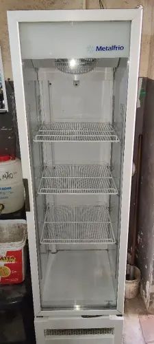 Freezer vertical