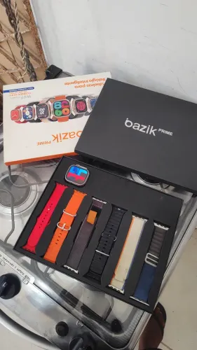 Vendo relógio smartwatch bazik prime com 7 pulseiras leia a descrição do anúncio.