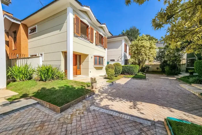 Casa em condomínio à venda com 4 suítes e 4 vagas no Jardim Cordeiro em São Paulo REF: OR