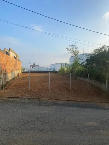 Excelente Terreno à venda no Loteamento Caiçara, perfeito para quem deseja construir.