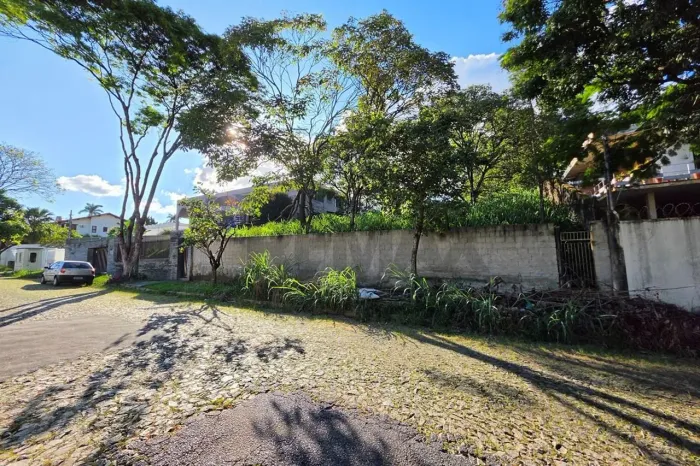 Lote Exclusivo de 1.000m² no Bairro São Luiz - Pampulha