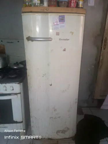 Vendo geladeira 