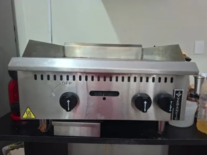 Chapa Profissional Venâncio Inox Seminova 220V