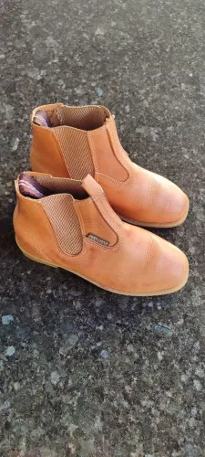 Bota infantil menino couro original Tam 29