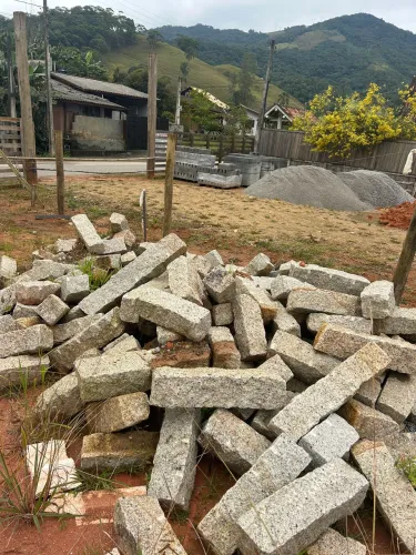 Cabeça de pedra para construção 