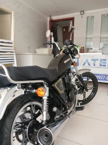 Suzuki intruder