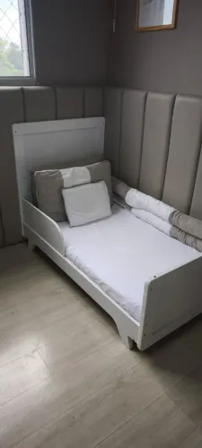 Cama Berço infantil 2 em 1 + Comoda
