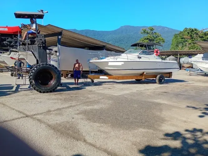 BARCO/LANCHA/CARBRASMAR FIGHTER 26 PÉS DIESEL