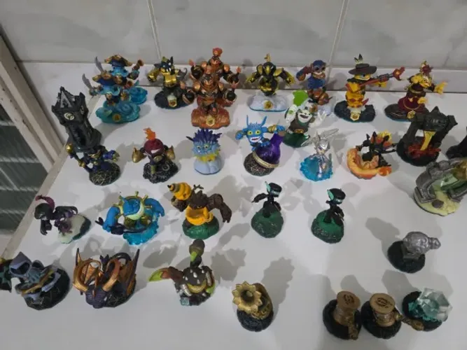 Skylanders variados