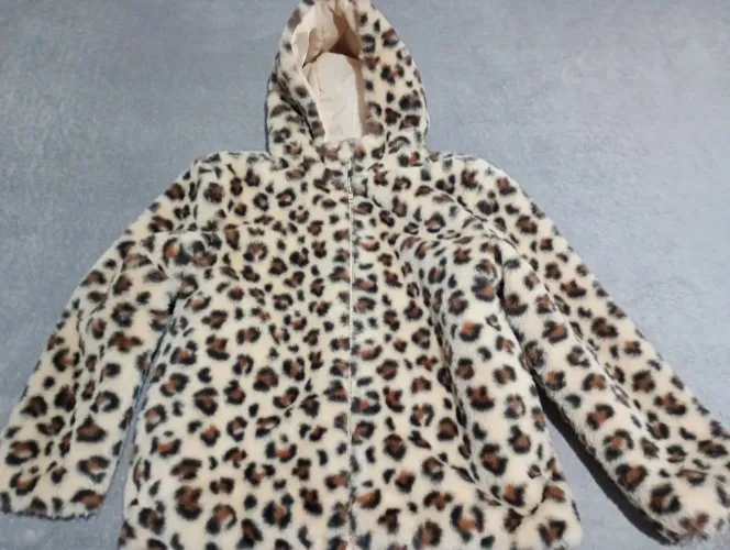 Vendo casaco quentinho infantil tamanho 10 da loja C&A modas