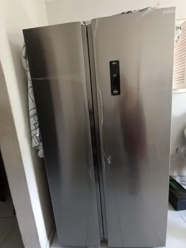 Vende se geladeira Philco nova.