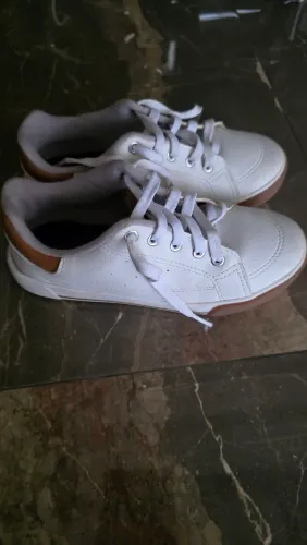 Tenis molequinha