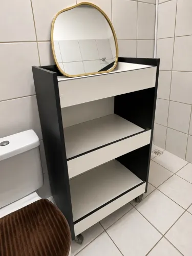 Mesa auxiliadora nova, pouco tempo de uso 