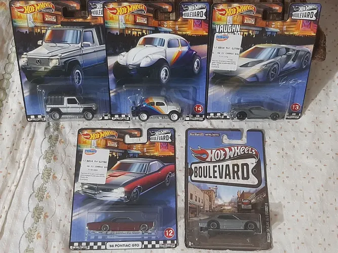 Carrinhos hot wheels linha Premiun Boulevard LEIA DESCRIÇÃO