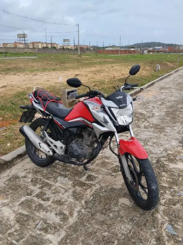 Titan160 vendo ou troco 