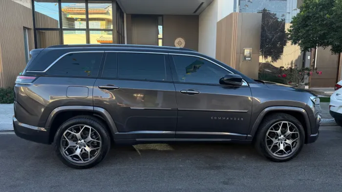 Jeep Commander Overland T270 1.3 TB Flex AUT 2023
