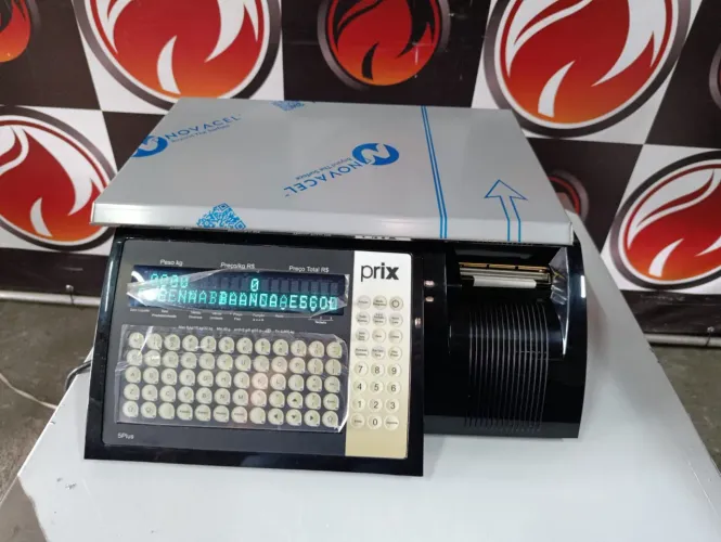 Balança industrial etiquetadora marca Toledo<br>Modelo Prix 5 plus