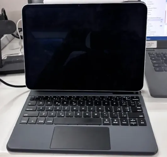 Vendo IPAD PRO M4 - 11 POLEGADAS, APPLE PENCIL PRO e TECLADO