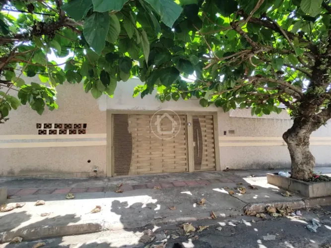 CASA COM 03 SUITES E RICA EM PLANEJADOS