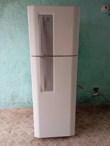 Geladeira Electrolux Frost Free 380L