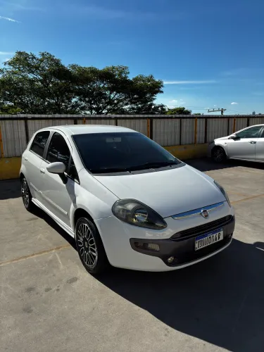 Fiat Punto Sporting 1.8 Flex 8v/16v 5P 2014