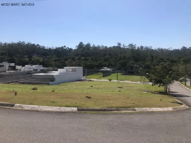 Terreno a Venda Condomínio Veneza em Cezar de Souza, Mogi das Cruzes.