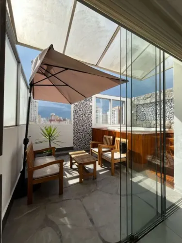 Cobertura de luxo na Aclimação: 4 quartos, 1 suíte, 4 banheiros, 3 vagas de garagem, 140m²