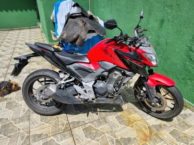 CB 300f