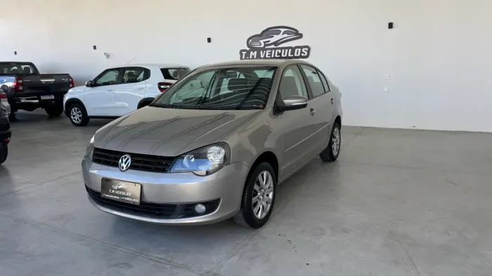 Volkswagen Polo Sedan 1.6 MI Total Flex 8V 4P 2012