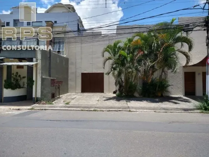 Loja / Salão / Ponto Comercial a venda ou locação, em Atibaia . Ótima localização, Área co