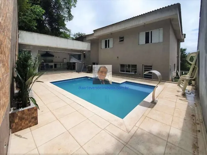 Casa a Venda no Cond. Vila Verde (Km 36 Raposo) - 3 suítes, piscina.