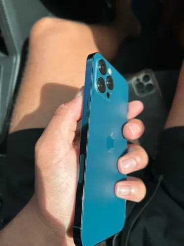 iPhone 12 Pro Max azul
